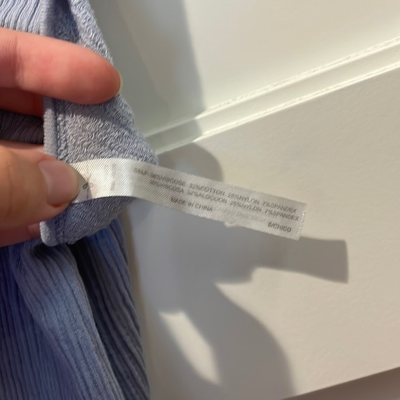 SOLD Blue Ribbed Crop Top - Picture 4 of 4